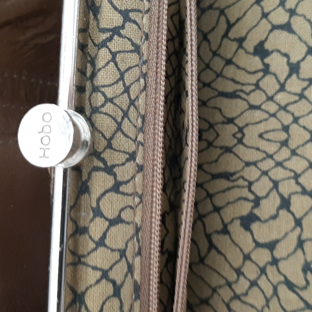 HOBO Lauren Wallet - Picture 4 of 13
